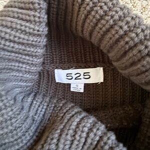 525 America Green Turtleneck Neck Sweater